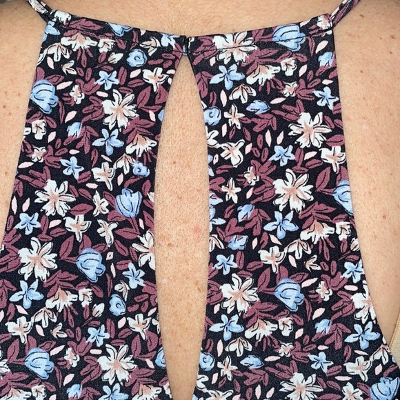 - BCBGeneration SZ XXS DRESS WITH large POCKETS AND SIDE SLITS. Floral pri… - Picture 4 of 4